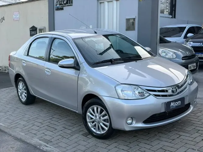 Toyota Etios XLS Sedan 1.5 Flex 16V 4P Mec. 2016