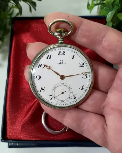 Antigo Relógio de Bolso Omega.