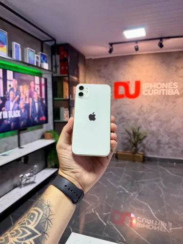 iPhone 11 64GB Branco