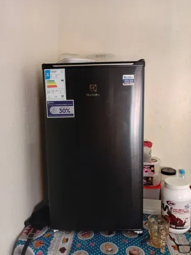 VENDO FRIGOBAR ELECTROLUX NOVO COM TODOS OS DOCUMENTOS 