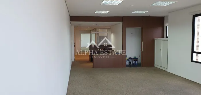 Sala em Prédio Comercial de Alphaville