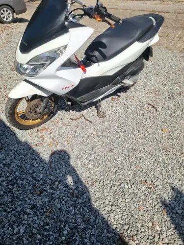 ? HONDA PCX 150 DLX BRANCA ? 2015/2016 ?