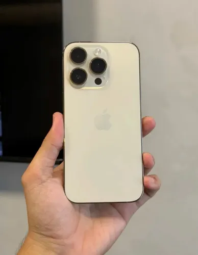 iPhone 14 Pro Dourado