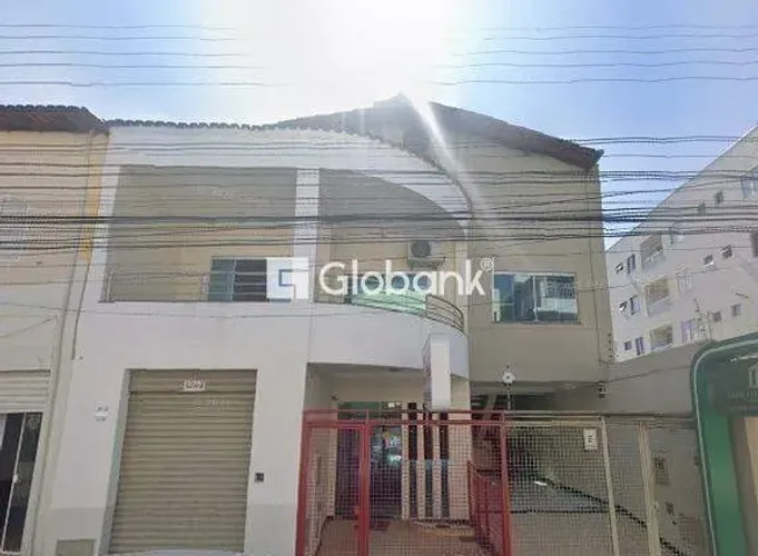 Casa comercial 5 quartos para aluguel Centro 140m² Montes Claros MG