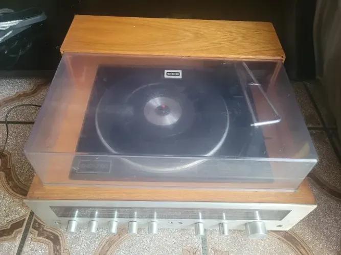 Receiver + Toca Discos CCE SHC-2100 Vintage (Madeira/Acrílico)