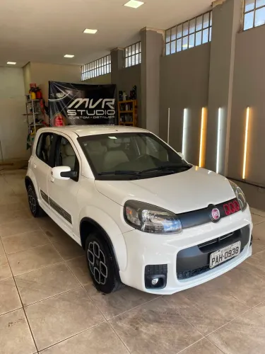 Fiat Uno Sporting 1.4 EVO Fire Flex 8V 4P 2016