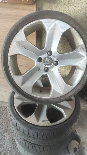 Rodas aro 17 pneus não presta