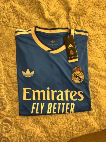 Camisa real Madrid III 