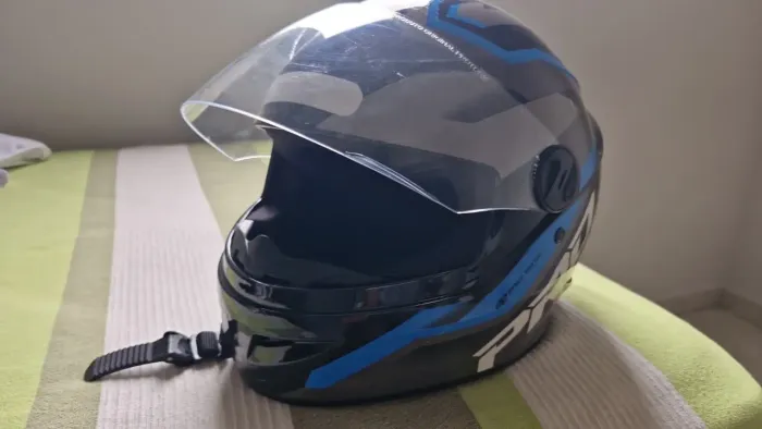 Capacete Pro Tork, tamanho 60, semi novo
