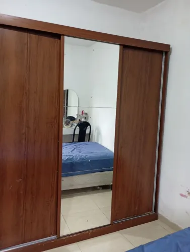 Guarda roupas casal com espelho 