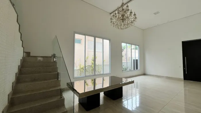 Casa à venda no Condomínio Jardins Barcelona em Uberlândia