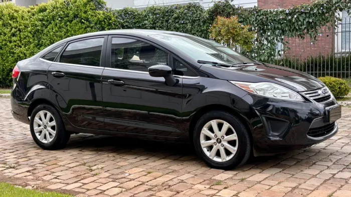 Ford Fiesta SE 1.6 16V Flex 5P 2011