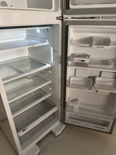 Geladeira Electrolux 415L usada