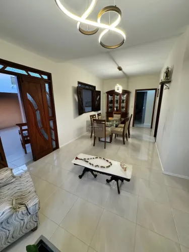 Esplêndida Casa em Condomínio em Piatã, Salvador-BA: 5 Quartos, 5 Suítes, 4 Salas, 6 Banhe