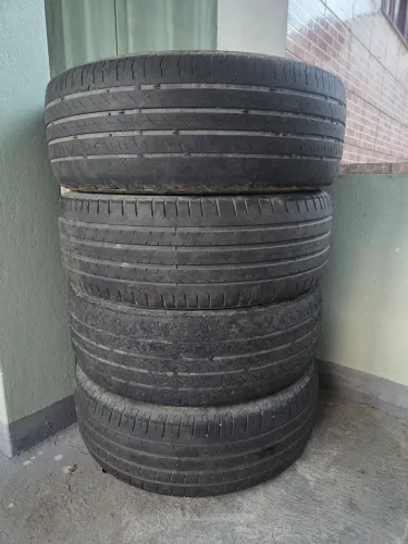 PNEU 205/55 R17 R$ 200 os 4 pneus