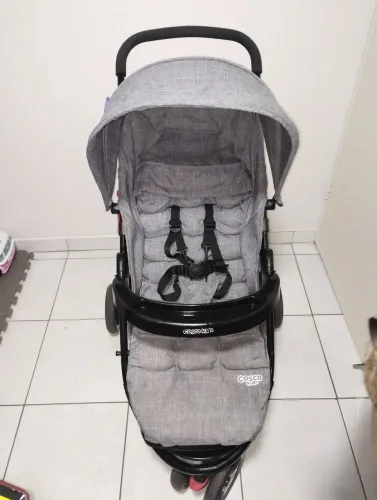 Bebê conforto e carrinho cosco