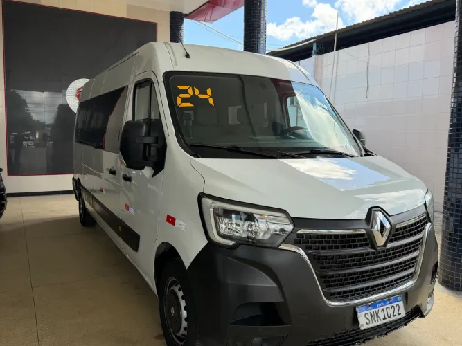 Renault Master Minibus Exec 2024