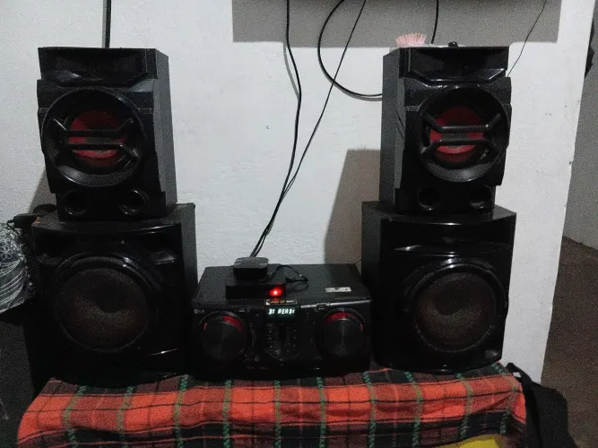 Vendo Som LG CJ44