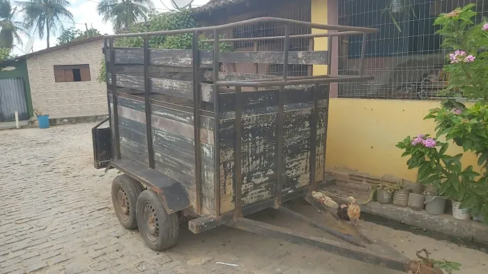 Vende-se reboque
