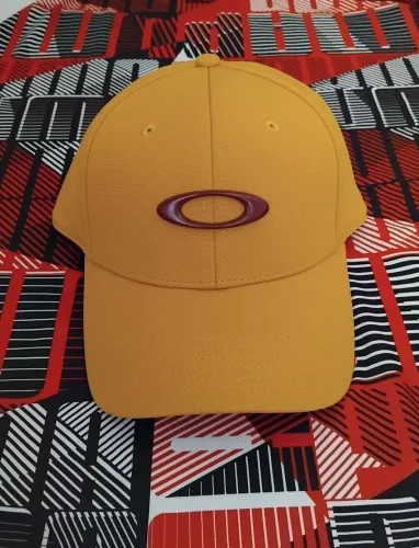 Boné oakley tincan