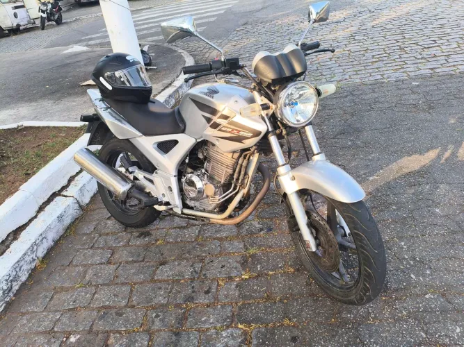 Twister 250 CBX 2005 com 37 mil kms