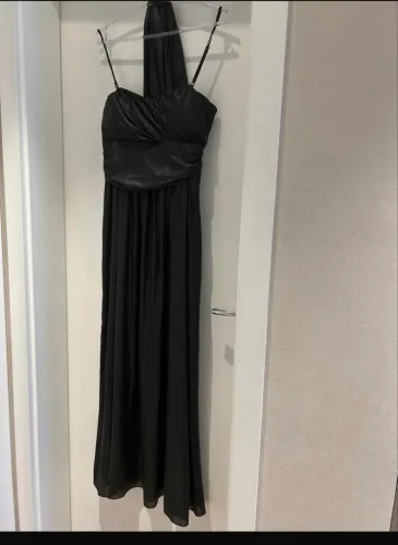Lindo vestido Caroline Won. Usado uma vez.  com bojo. Acompanha xale. Tamanho 40.