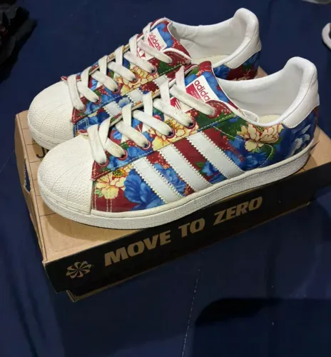 Adidas superstar farm