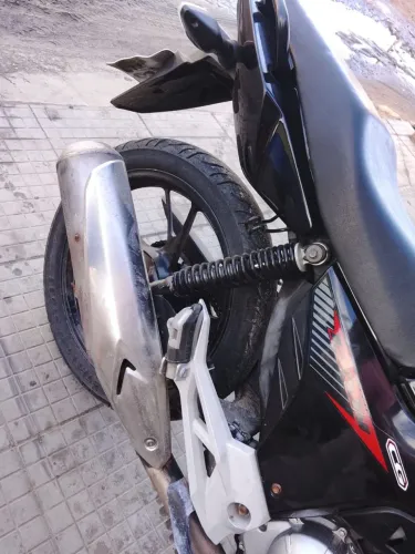 Moto impecável 
