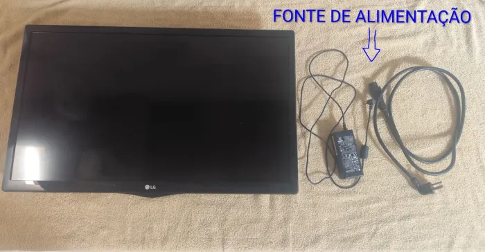 TV e Monitor LG 23,6" 24MT47D-PS R$300<br>