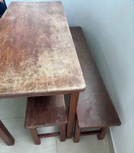 Mesa e bancos pura madeira oportunidade
