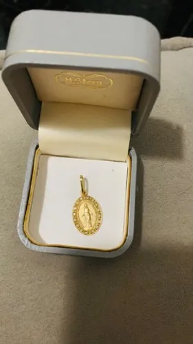 OJoia ouro 18 k pingente da Virgem Maria Com diamantes 