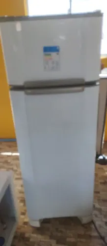 Geladeira Esmaltec