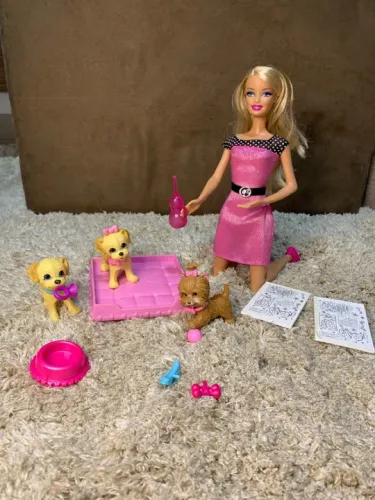 Barbie com cachorrinhos que fazem xixi