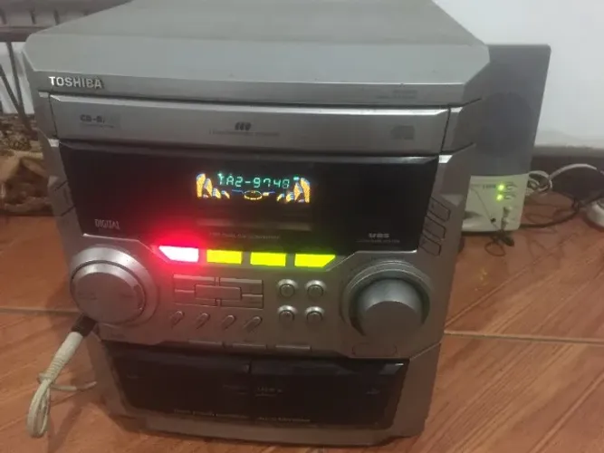 Aparelho de som Toshiba , lindíssimo !!!