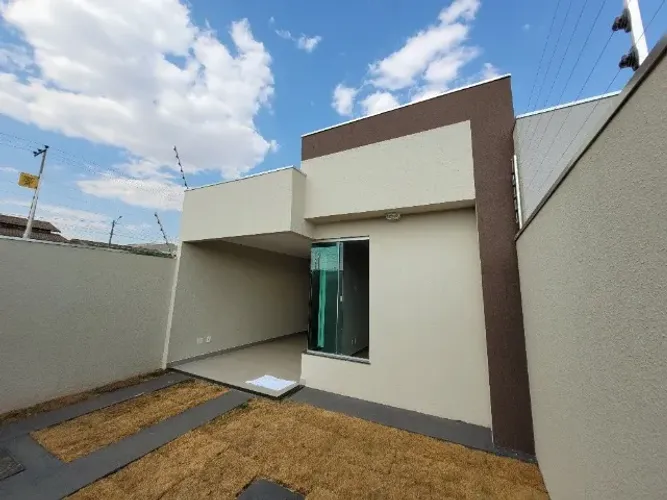 Casa Vale do Sol com 3 Quartos, 1 Suíte, Porcelanato, Anápolis - Go