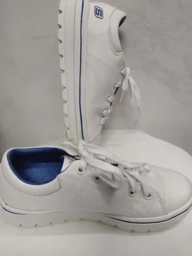 Tênis Skechers feminino n.35 em lona super novo