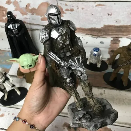 Boneco Madalorian da Saga Star Wars Miniatura em Resina