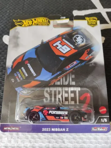 Hot Wheels Premium 2023 Nissan Z - Slide Street 2