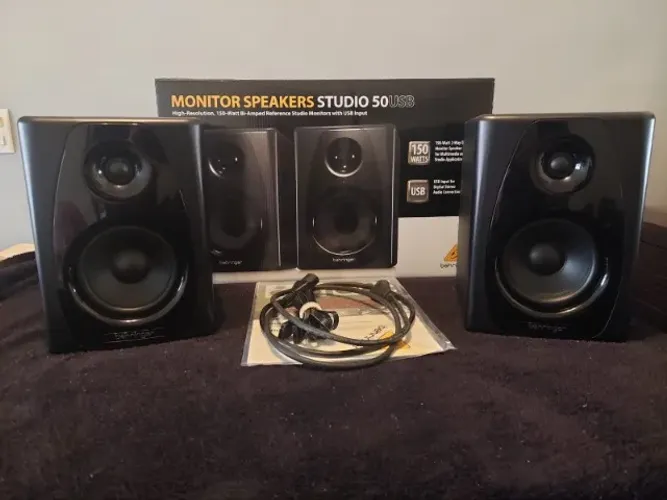 Monitor De Referência Behringer Studio 50USB