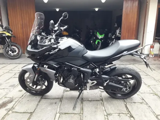 Triumph Tiger Sport 660 preta 2024