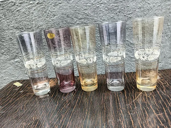 5 TAÇAS CRISTAL FEITO A MÃO *ANOS 60* FILETAÇÃO EM OURO 20x7cm MULTICRISTAL VINTAGE