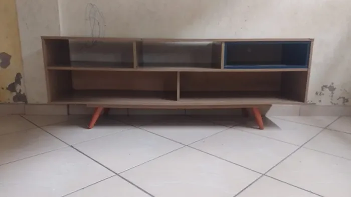 Rack Retrô com Pés Palito