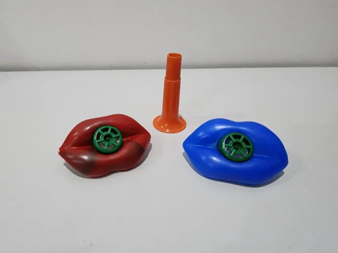 Kit 1 corneta e 2 Apitos de boca divertido