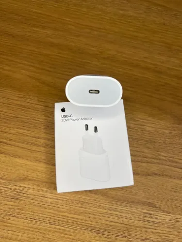 Fonte de iPhone 20W turbo