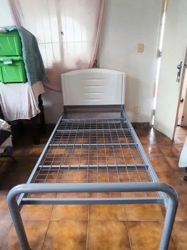 Cama solteiro de metal(grande)