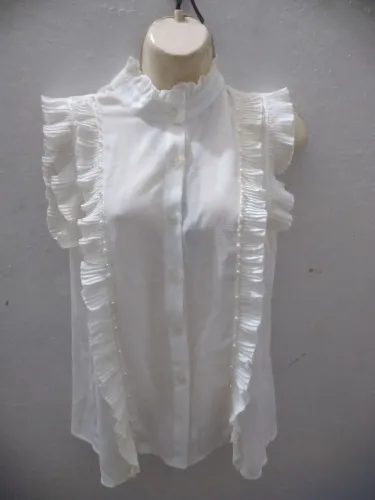 Blusa vintage com pérolas