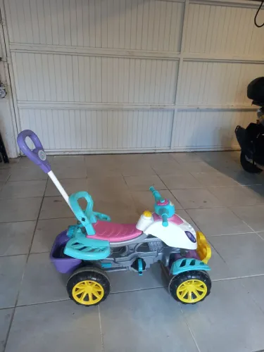Quadriciclo Infantil Maral