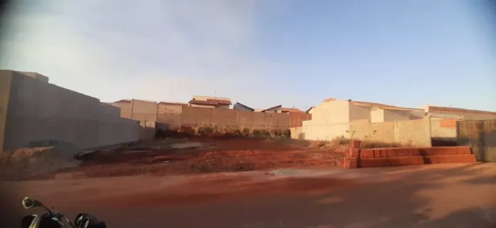 OPORTUNIDADE!!! 2 Terrenos de 300 m2 cada no Residencial Cidade Jardim - 50% já murado!!!