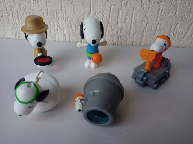  Bonecos Coleção Snoopy - 5 Miniaturas