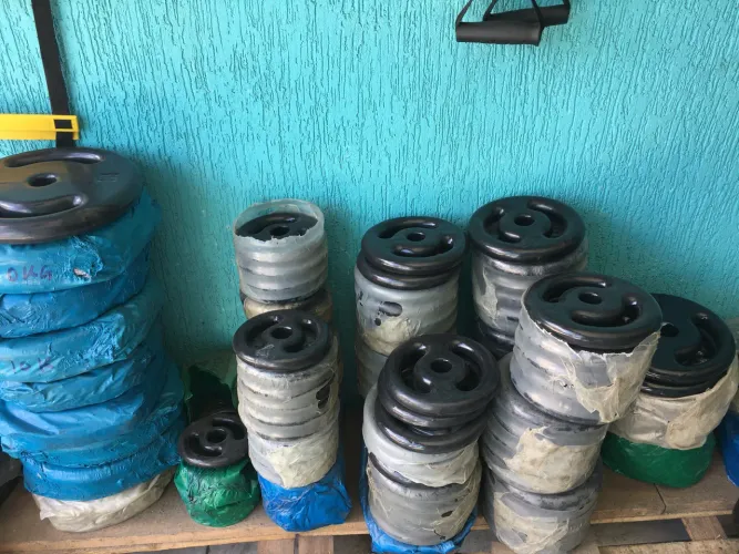 Anilhas pintadas vazadas 